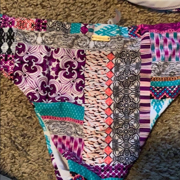 Bikini - Picture 4 of 6